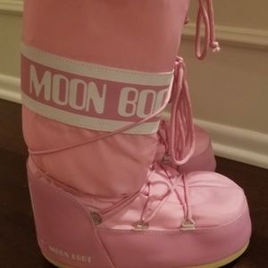 For sale 12/19-WINTER SNOW PINK MOON BOOT NWT Tecnica